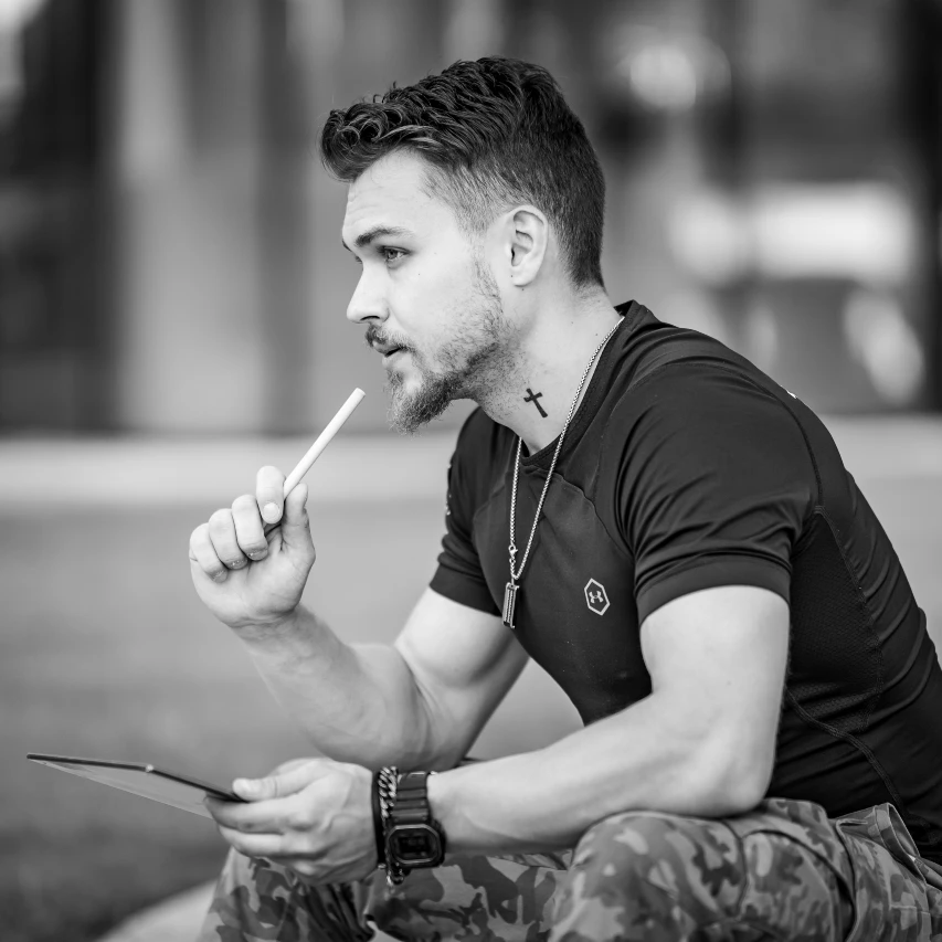 Trener personalny Konrad Grzesik z Krakowa prowadzi treningi także w My Fitness Place przy Mogilskiej 97.