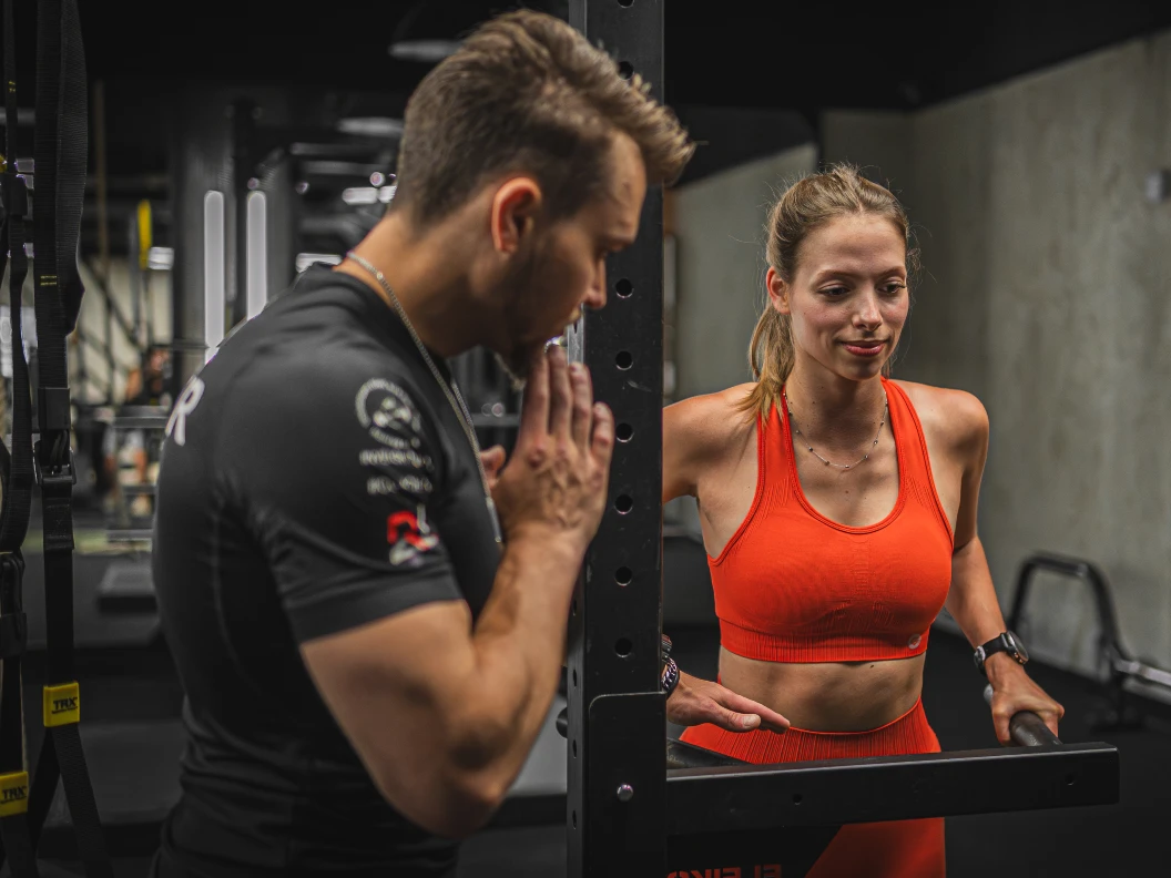 Trener personalny Konrad Grzesik oferuje trening personalny na siłowni My Fitness Place przy Galicyjskiej w Krakowie. Trener personalny Konrad Grzesik oferuje trening personalny na siłowni My Fitness Place przy Galicyjskiej w Krakowie.